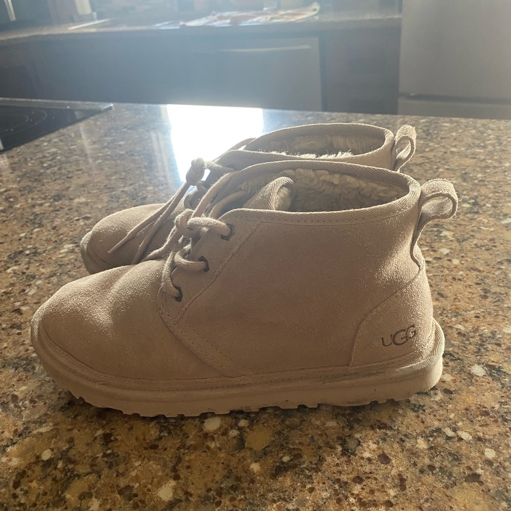 UGG Men’s Neumel Boot. Color: Putty